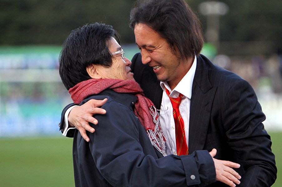 久米一正がサッカー界に遺したもの。「情熱とビジネス感覚の両立を」<Number Web> photograph by AFLO