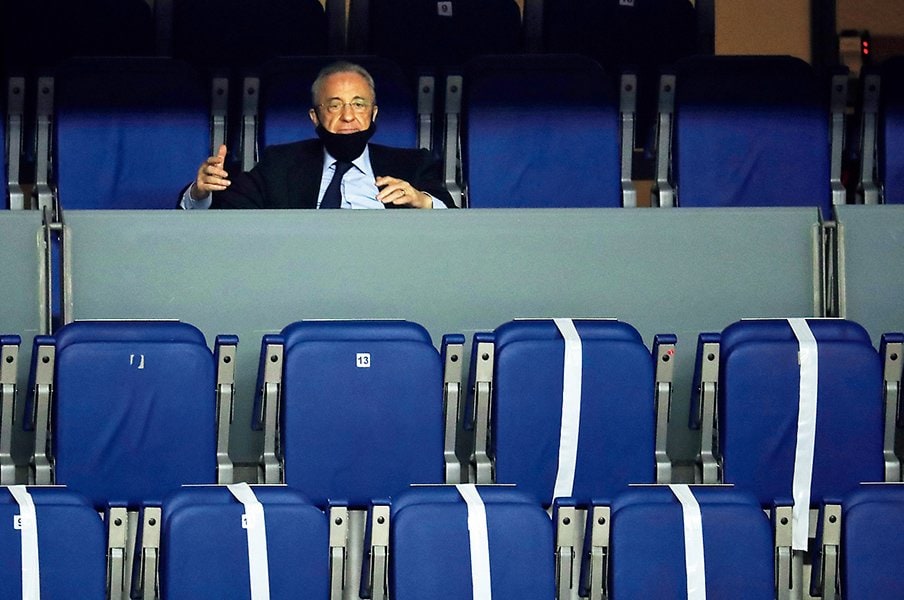 悪のペレス、愛のロッチ。“騒動の春”に浮かんだ会長像。~欧州サッカーの騒ぎの中~<Number Web> photograph by Getty Images