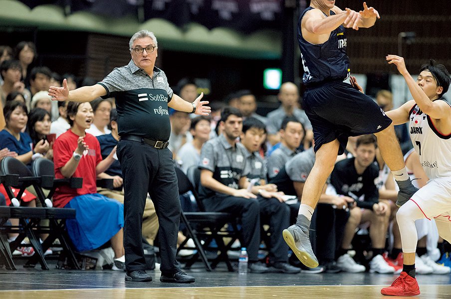 男子バスケ代表は五輪に出られるか。ラマスHC「選手を限界に追い込む」。＜Number Web＞ photograph by Tetsuo Kashiwada