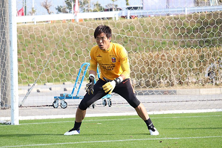 長年にわたって正守護神の西川周作も、リカルド流を理解しようと奮闘している©URAWA REDS