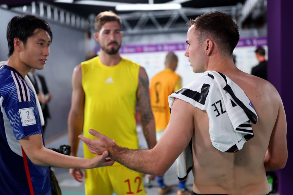 W杯、日本vsドイツでのゲッツェと鎌田 ©Getty Images