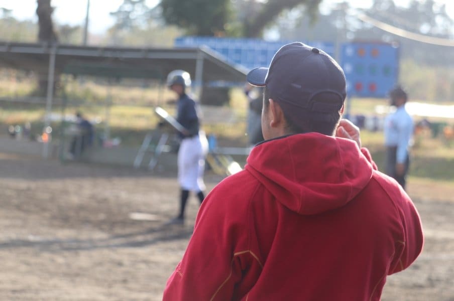 「LINEが120件きて…」高校野球“0勝なのに”会いたい人が殺到中の監督…何者？ リアルな評判「距離感がバグってる」「季節ごとに収穫物を玄関に」＜Number Web＞ photograph by Yuki Kashimoto