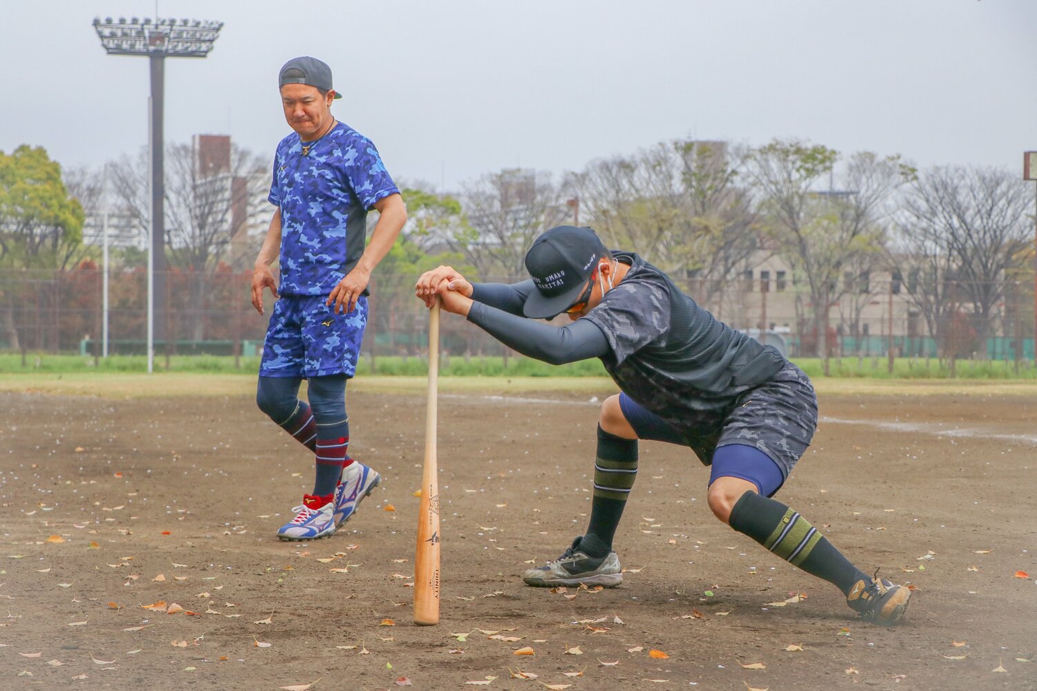 草野球チーム「天晴」に所属するトクサンとライパチ