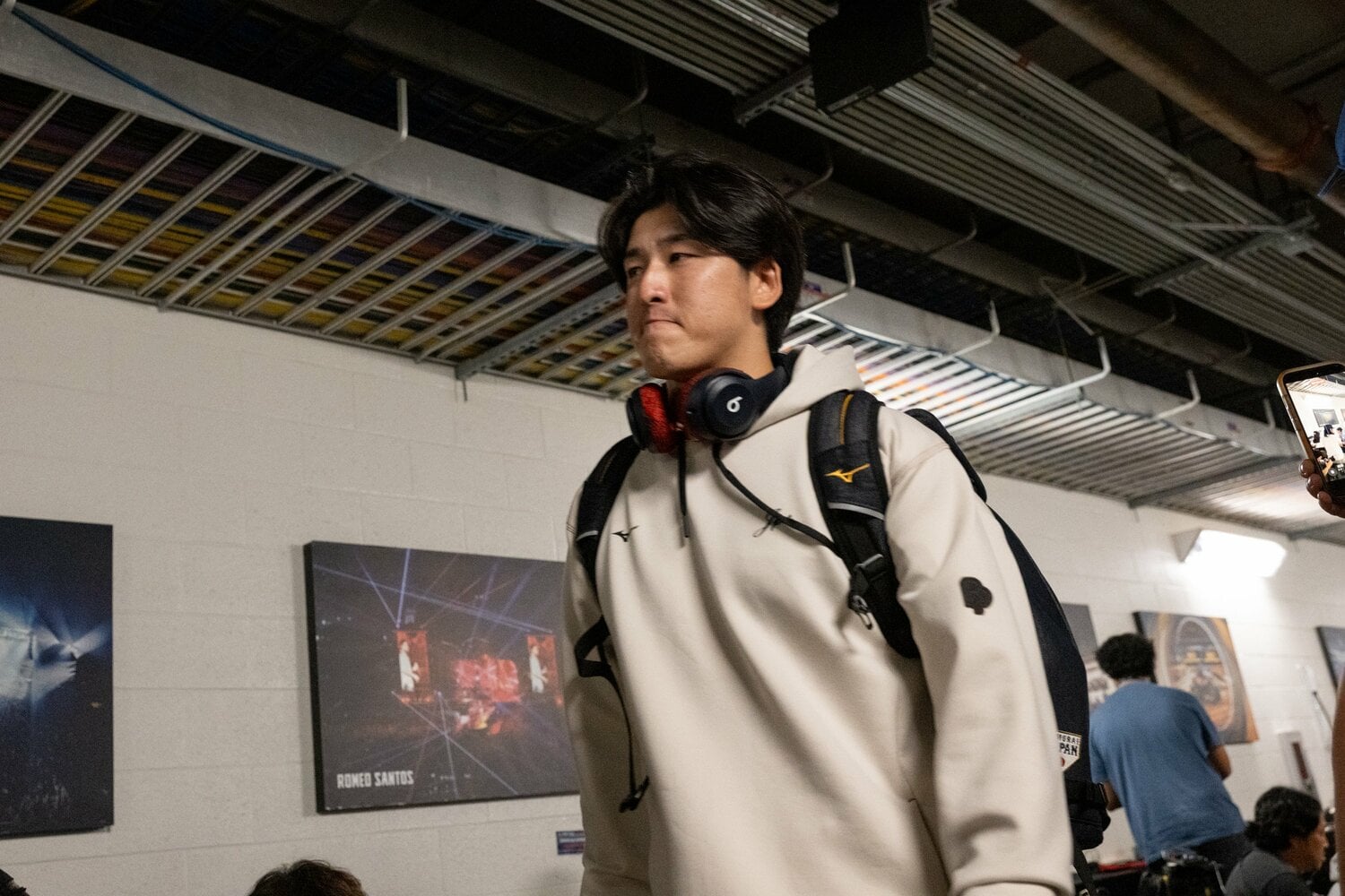 ベネズエラに敗れた後、球場を後にする隅田知一郎（西武）　©Nanae Suzuki