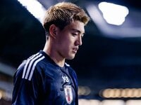 スペイン戦で出た奇跡の1ミリ 三笘薫“奇跡の1ミリ”、あの“証拠写真”を撮影した外国人カメラマンに