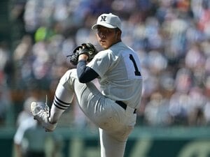 日大三エースはなぜ“笑った”のか？ 県岐阜商・横山温大にアルプス大声援が送られて…秋はコールド負け、“甲子園マウンドで歌う”近藤優樹は何者か