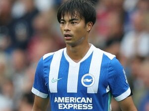 「リラックスできた」三笘薫28歳が思わず笑顔に…クリア夫人との結婚式についての質問「結婚式、ブライトンチームメイトの反応は？」「いや…」