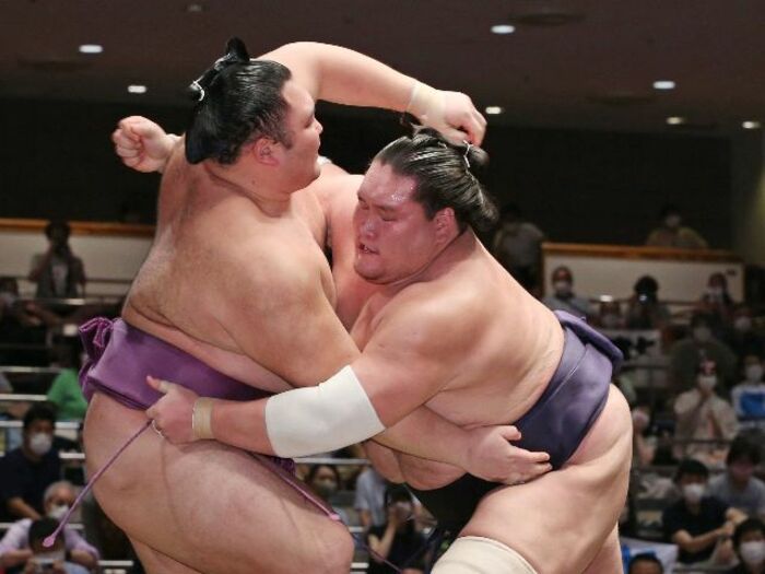 ＜奇跡の復活劇＞照ノ富士が「入り待ち」の女性ファンを素通りした日…運命を逆転させた“あの一番”を検証する＜Number Web＞ photograph by JIJI PRESS