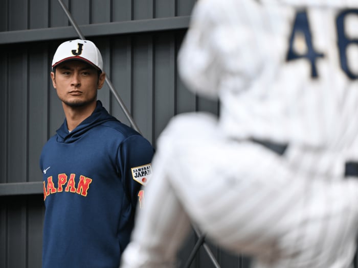 「巨人・大勢（26歳）が思わず笑顔に…」20代ピッチャーに“新ダルビッシュ塾”が人気な理由「“一人一人違う”アドバイス」日本ハム北山が証言＜Number Web＞ photograph by Hideki Sugiyama