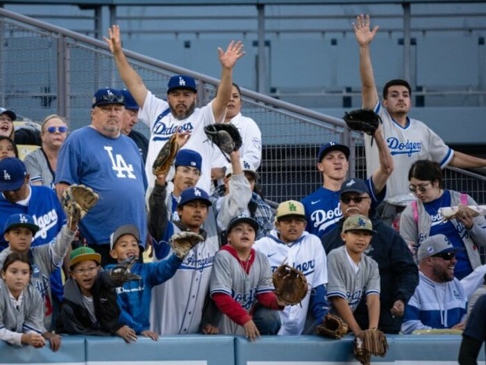 アメリカ人に「大谷翔平スゴい」を言わせたい日本メディア…米記者が本音で語る“疑問”「なぜか僕は週に3度くらい日本の記事に登場する」＜Number Web＞ photograph by Nanae Suzuki