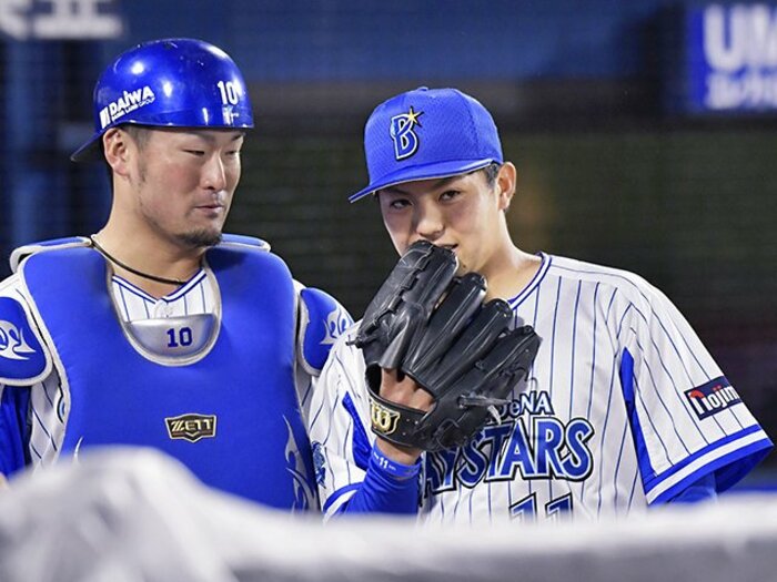 嶺井の台頭で戸柱恭孝の立場は?DeNAは捕手で流れを変える。<Number Web> photograph by Kyodo News