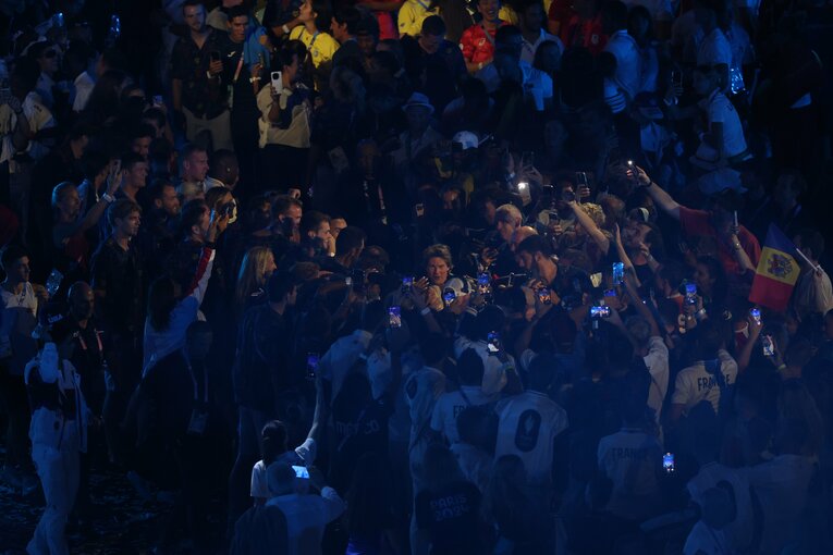 トム・クルーズ登場で大騒ぎ（全10枚中の6枚目）　©Tetsuya Higashikawa/JMPA