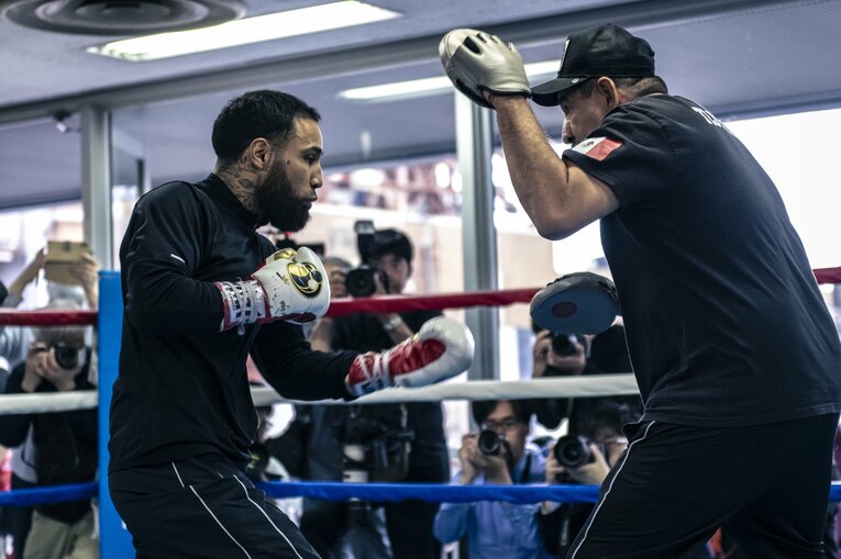 多くの報道陣が見つめるなかで行われたネリの公開練習　©Takuya Sugiyama