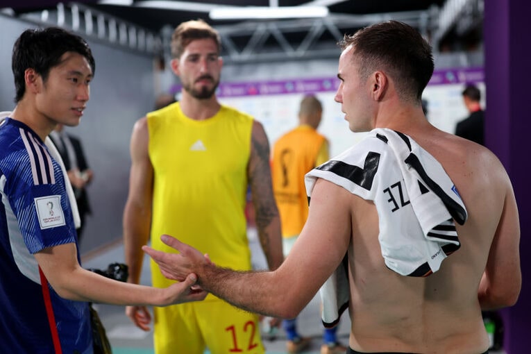 W杯、日本vsドイツでのゲッツェと鎌田　©Getty Images
