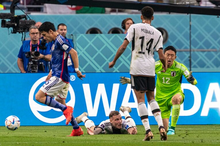 権田が相手を倒した瞬間　©Takuya Sugiyama/JMPA