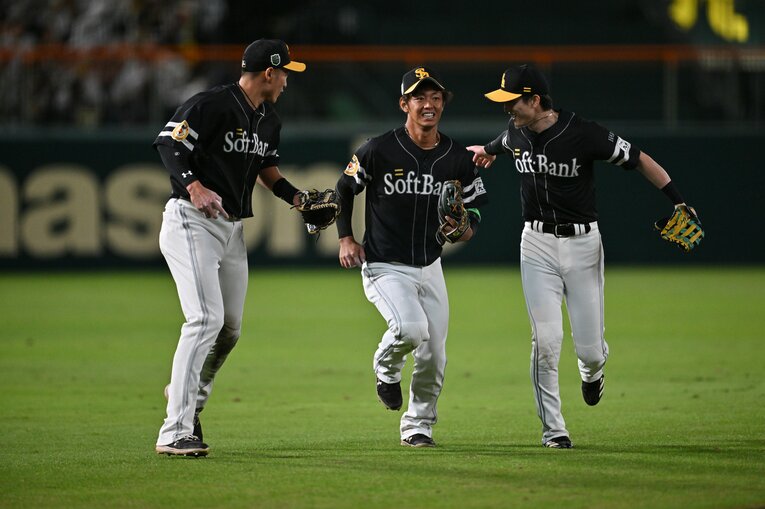 2025年日本シリーズでファインプレーを見せた今宮健太 ©Hideki Sugiyama