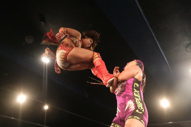 「泣いてんじゃねえ！ってビンタしたけど…」WWEから帰還したSareeeが日本で目指す“プロレス”とは？「ライバルはいればいるほど面白い」(52)