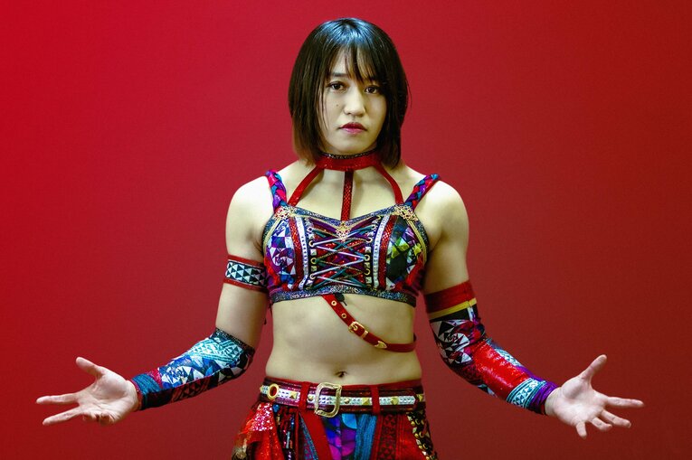 スターダム新王者・朱里が語った“亡き母への感謝”とチャンピオンの覚悟「プロレスも究めたと言っていいのかな」《戴冠記念グラビア》(26)
