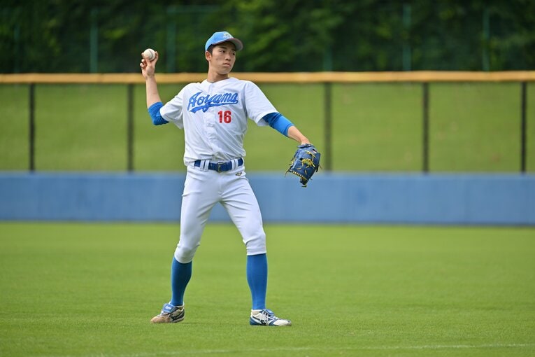 180cm、 73kgの野球選手らしからぬ細身と長い手足が特徴的な常廣。他のドラフト候補と比べてみると…？（次の写真へ）　©Hideki Sugiyama