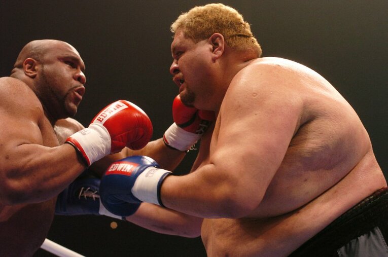 2003年大晦日に行われたボブ・サップvs.曙。空前の格闘技ブームも後押しして、瞬間最高視聴率は43.0％と同時間帯の紅白歌合戦を上回った ／ photograph by Essei Hara