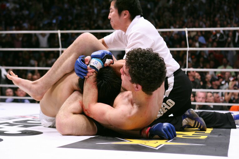 ニック・ディアスのフットチョークで一本を奪われるも、後の薬物検査の結果を受けて無効試合となった