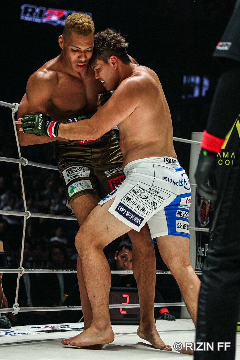 『RIZIN.54』エドポロキングvs.上田幹雄　©RIZIN FF