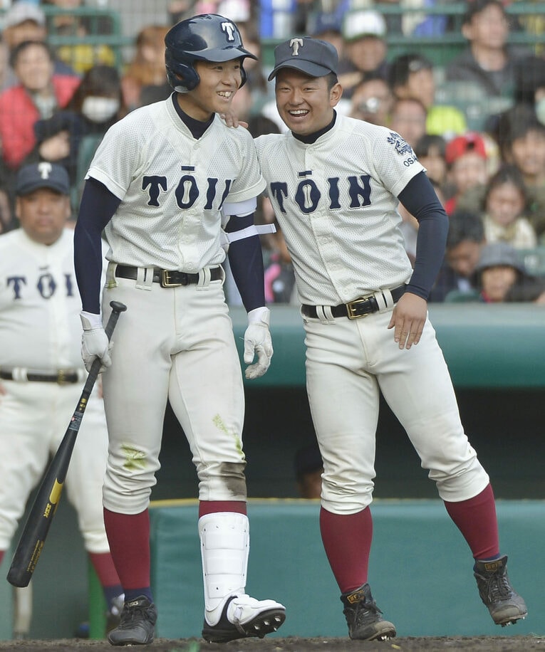 大阪桐蔭高時代の二人。青春を駆け抜けた盟友だ　©KYODO