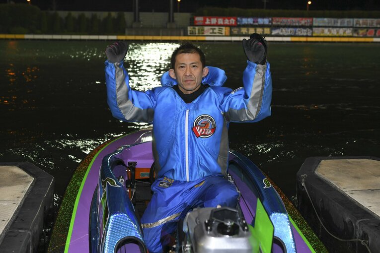 大波乱のグランプリを制した瓜生正義。歴代3位タイのSG11勝目となった　©日本モーターボート競走会