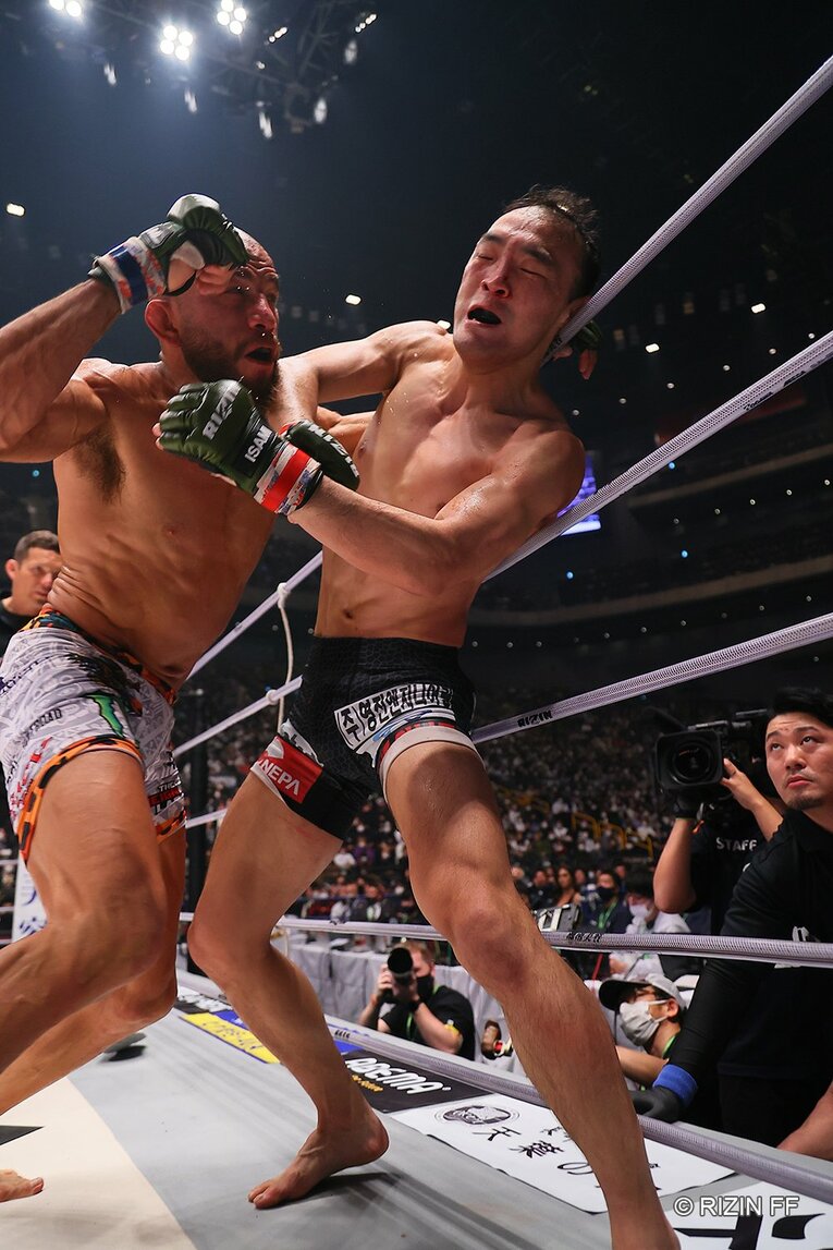 次鋒戦。キム・スーチョルvs.フアン・アーチュレッタ　©RIZIN FF