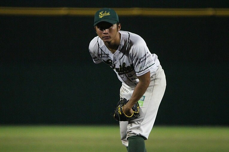 片岡篤志の投球フォーム ／ photograph by Getty Images