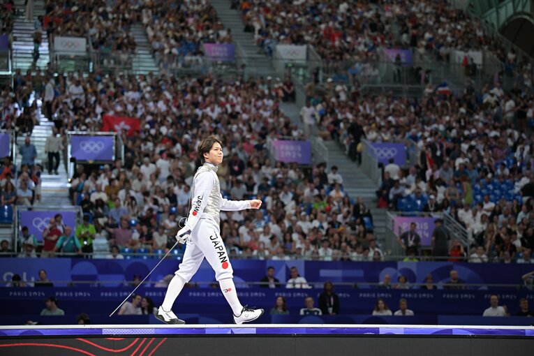 男子フルーレ個人準決勝、飯村一輝vs.張家朗　©Takuya Kaneko/JMPA