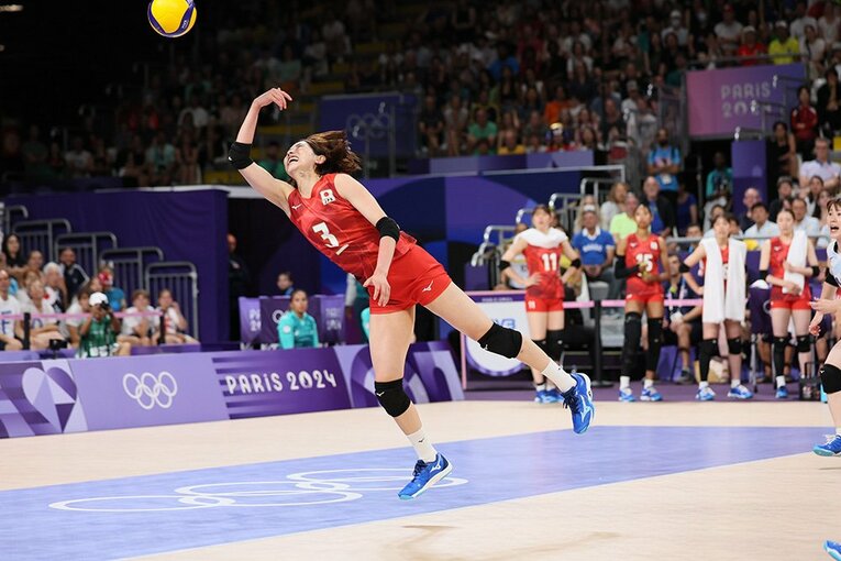 古賀紗理那（パリ五輪） ／ photograph by Kaoru Watanabe/JMPA