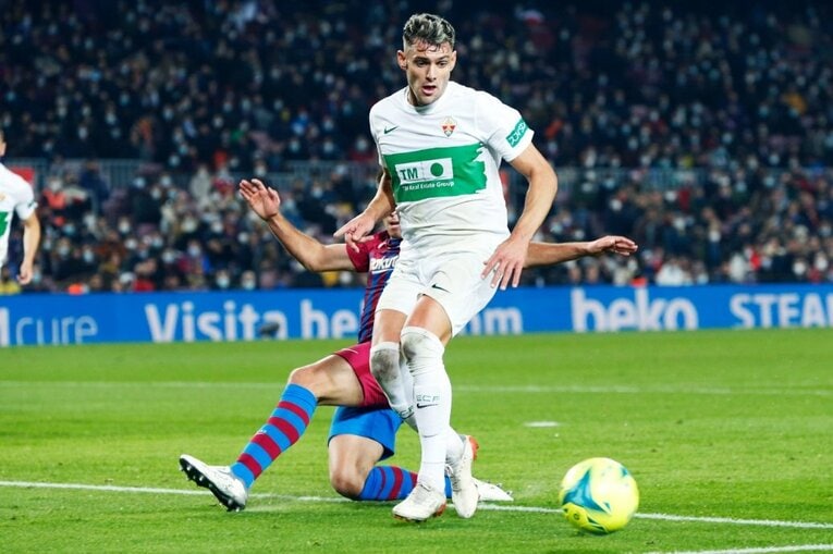 久保建英vsバルサがW杯イヤーのリーガ初戦… 年末の試合で見た「タケの身体の進化」と新星たちの奮起〈撮影者の視点〉(12)