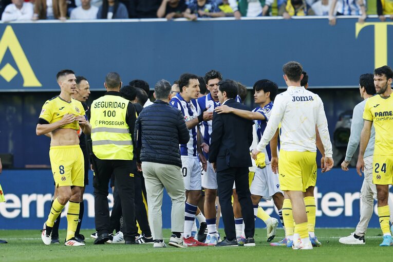 「地獄でした」久保建英がコメント“負けに等しいドロー”語られていない光景…微妙判定に敵地騒然→怒りの古巣監督にタケが《カメラマン激写》(15)