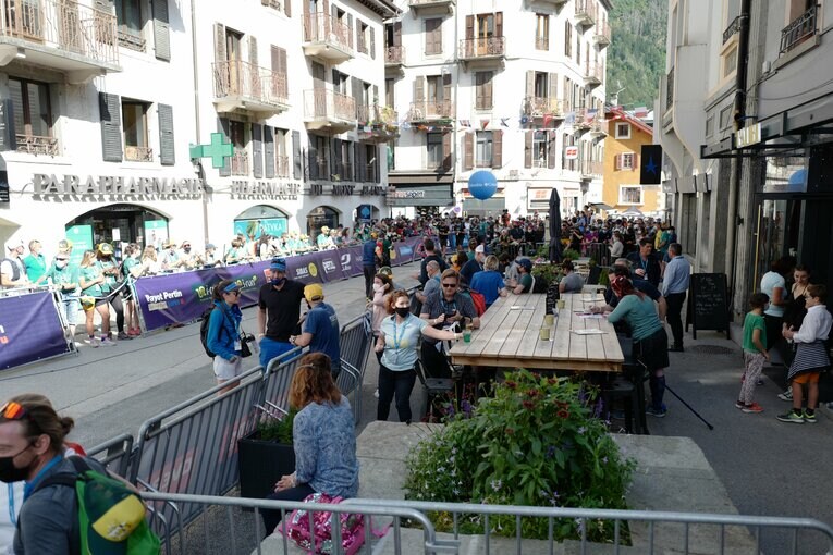 “超過酷”170kmトレイルレースUTMBはファン以外も感動する駅伝のようなレースだった(4)