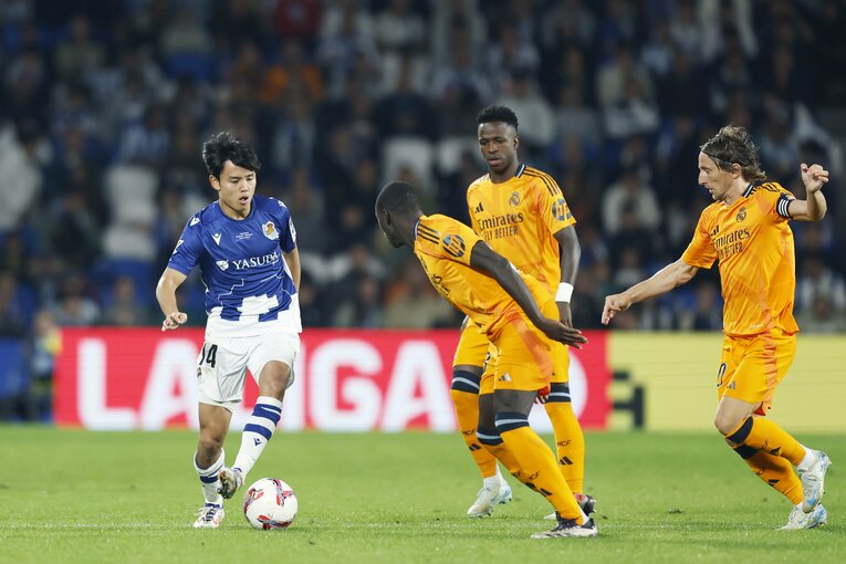 久保建英がマドリー戦後ファンに謝罪も…「エムバペとビニシウスはタケに手を焼いていた」カメラマン、久保本人が感じた「悪い中での好材料」(12)