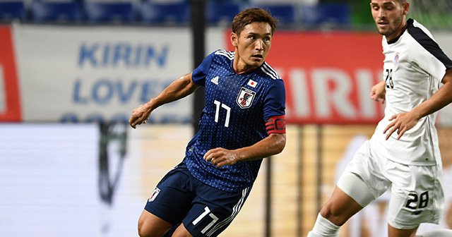 北京五輪の落選ショックから10年。青山敏弘が森保Jで巻いた赤い