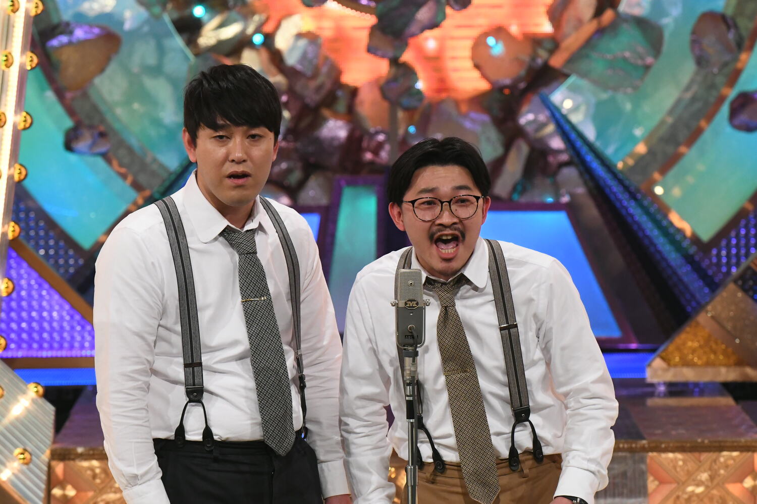 2020年大会（5位）。白シャツ、サスペンダーに加えて、ネクタイを締めるように　©M-1グランプリ事務局