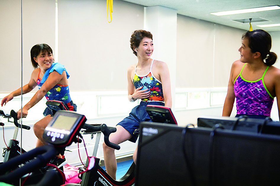 エアロバイクのトレーニングではチームメイトを引っ張るまで体力も復活　©︎Asami Enomoto