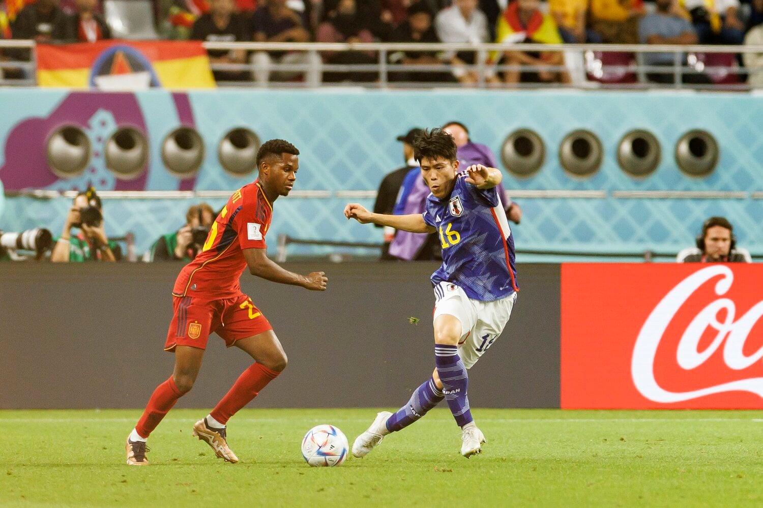 アーセナルではサイドバックで起用される冨安健洋（2023年カタールW杯スペイン戦）©︎Kiichi Matsumoto/JMPA