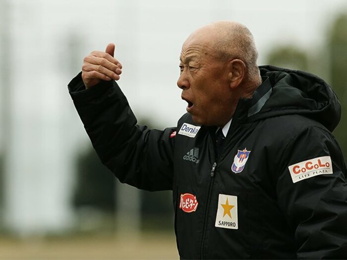 J2新潟にジュビロ黄金期の遺伝子が。鈴木新監督と「カンペーちゃん」。<Number Web> photograph by J.LEAGUE PHOTOS