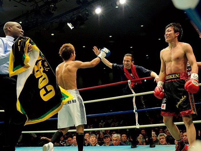 “早すぎるタオル投入”を決めた名トレーナーの過去。～遅すぎるストップはあっても、早過ぎるストップはない～＜Number Web＞ photograph by BOXING BEAT