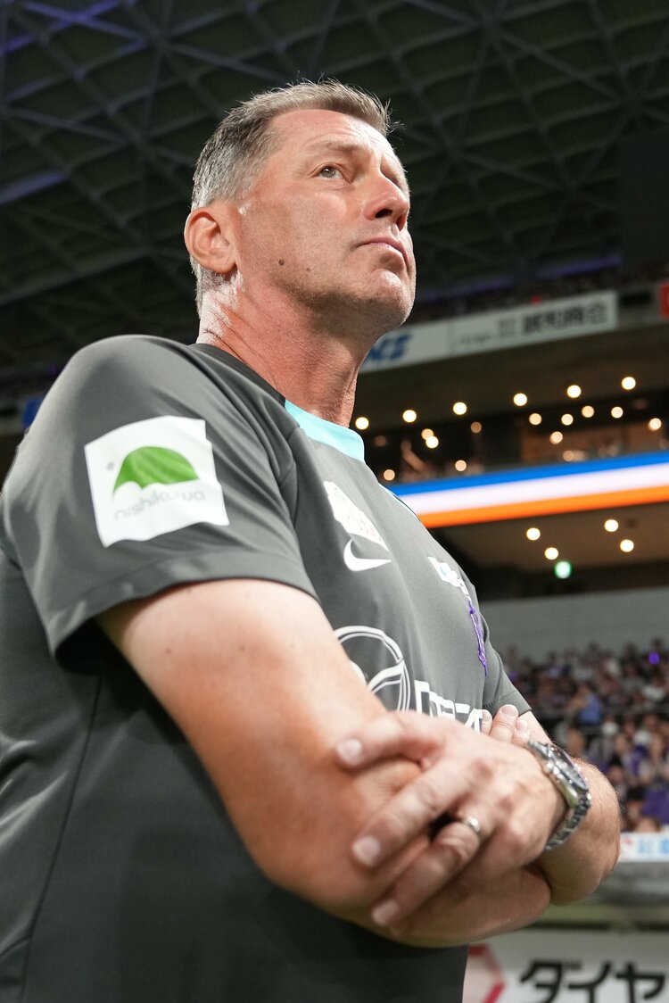 反スポーツ的行為」黒田監督発言に賛否のJ1天王山、本質は“タオル問題