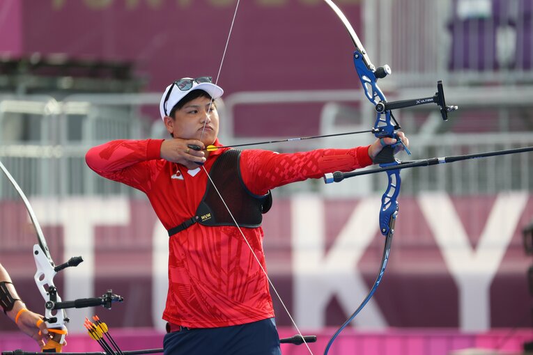 決めればメダル、外せば4位… リオでは“出場権もなかった”アーチェリー男子団体が「最後の1射」を放つまで(8)