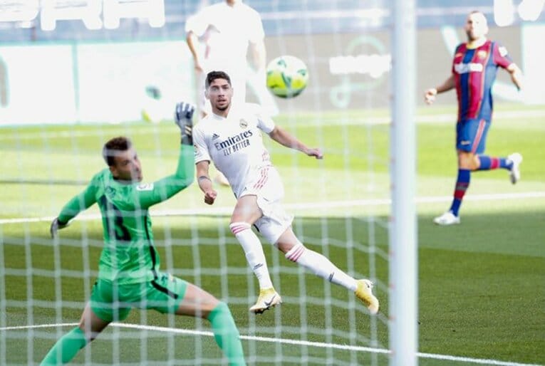 “豚の頭”のような憎悪と熱狂なき無観客クラシコ　闘将セルヒオ・ラモスの偉大なしたたかさ(7)