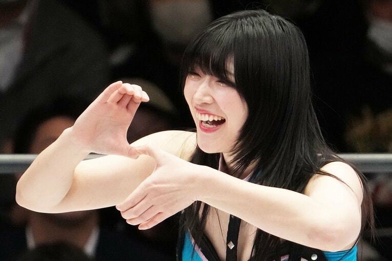 スターダムポーズを取るさくらあや　©Essei Hara