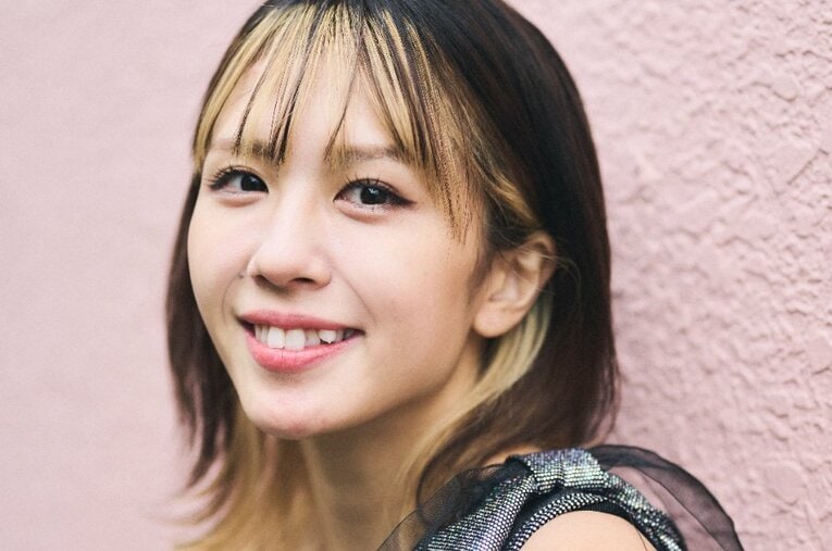 美容師との兼業、写真集発売などでも話題を集める菅原美優 ／ photograph by Yuki Suenaga