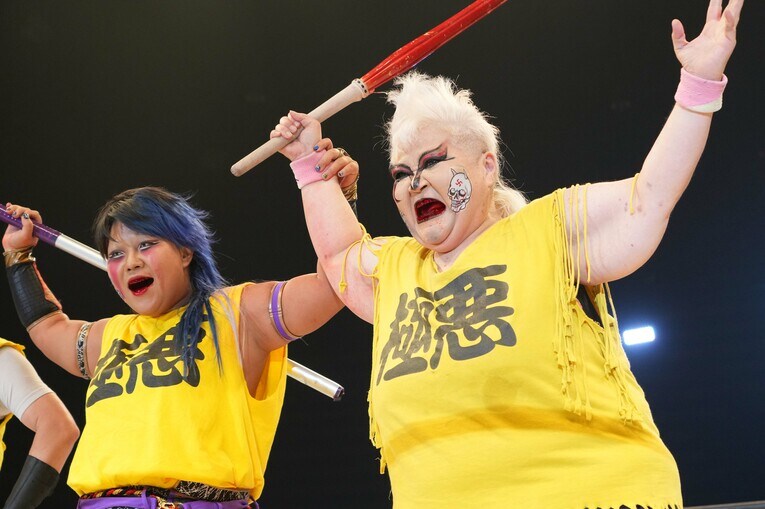 刀羅ナツコとともに叫ぶダンプ松本