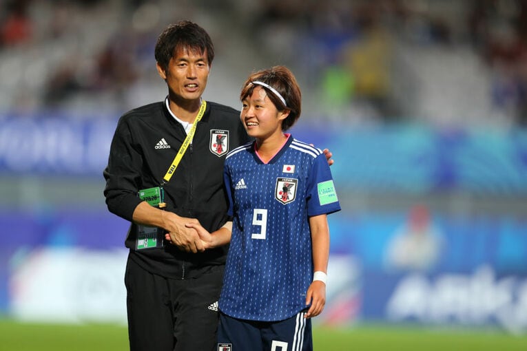 2018年のU-20W杯での池田太監督と宮澤　©Getty Images