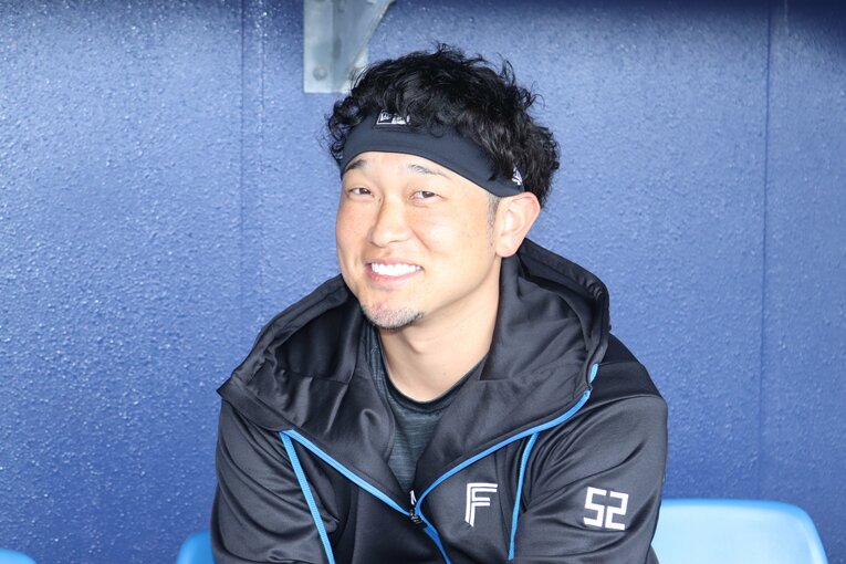 キャンプ中に取材に応じる池田　©Yu Takagi